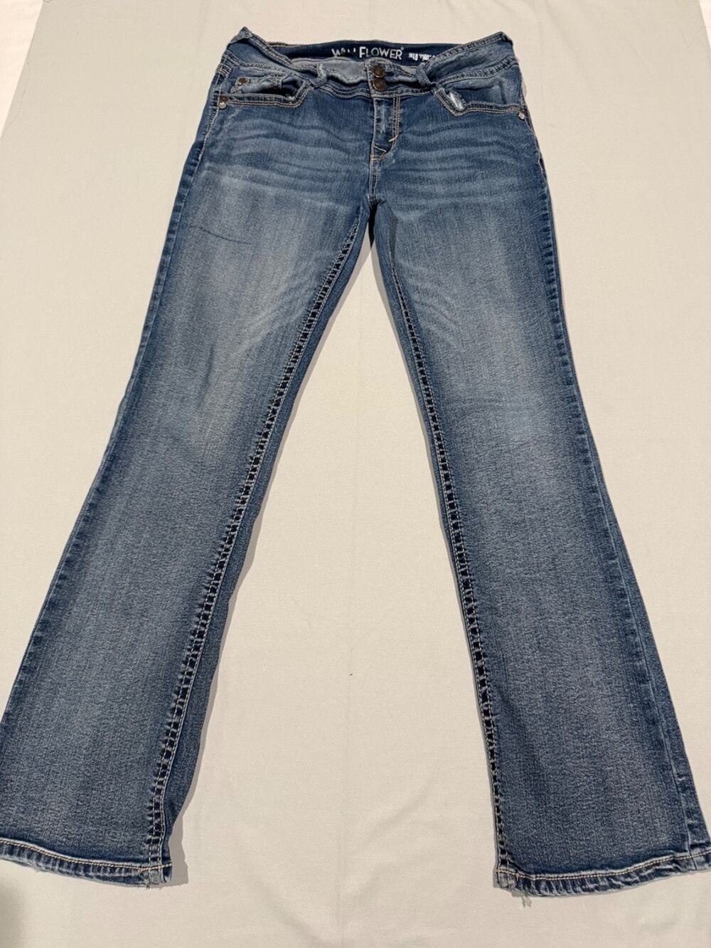 WallFlower Women’s Jeans Size 11 Bootcut Flare Medium Wash Embroidered Stretch